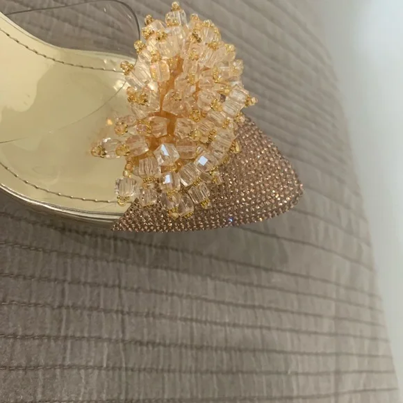 MNM Fashion Gold Heels - Picture 4 of 7